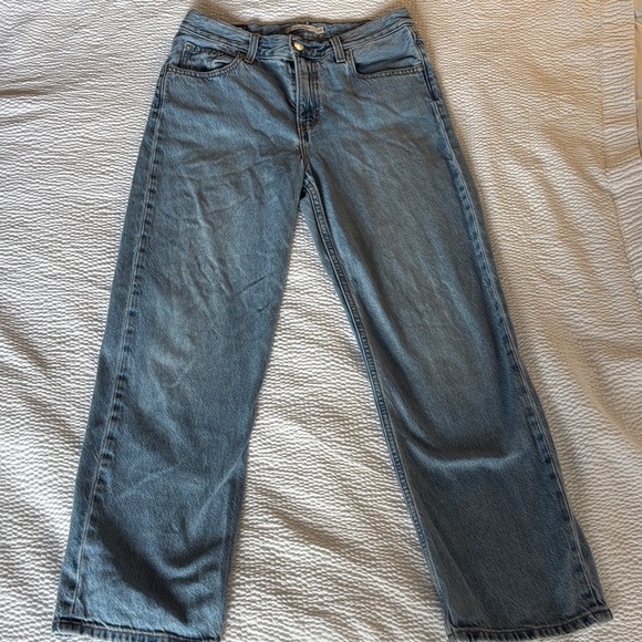 Levi's Women's Straight Loose fit Leg Jeans - Medium Blue - Picture 1 of 7